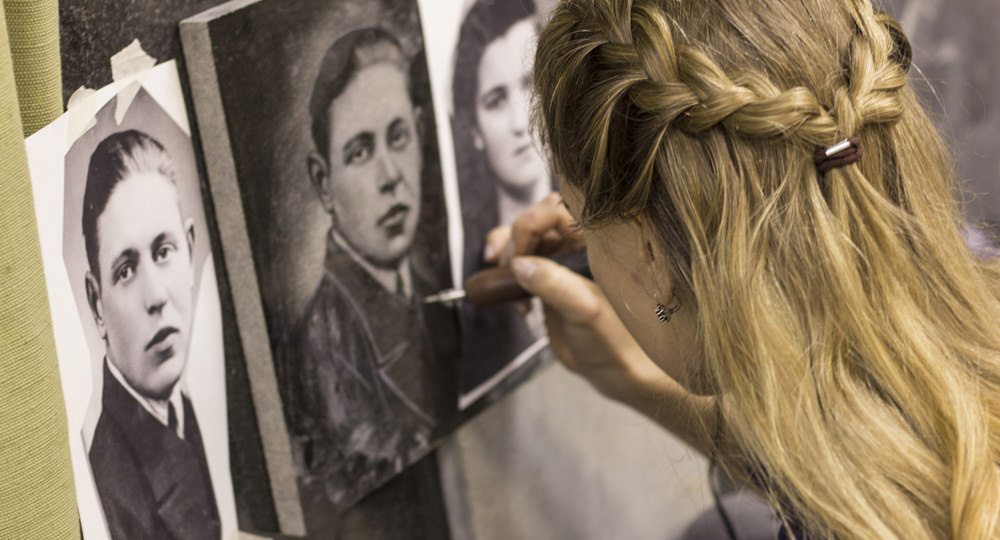 Ручная гравировка портретов в Гродно