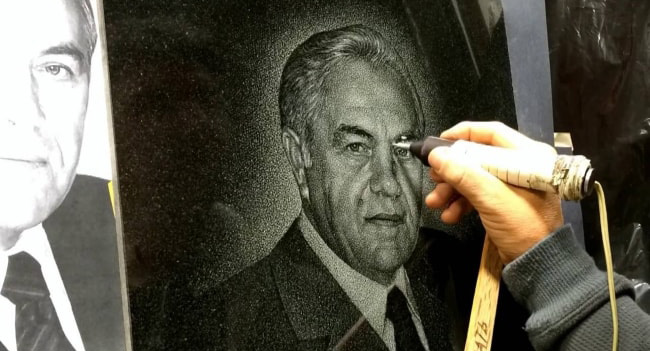 Ручная гравировка портретов в Гродно